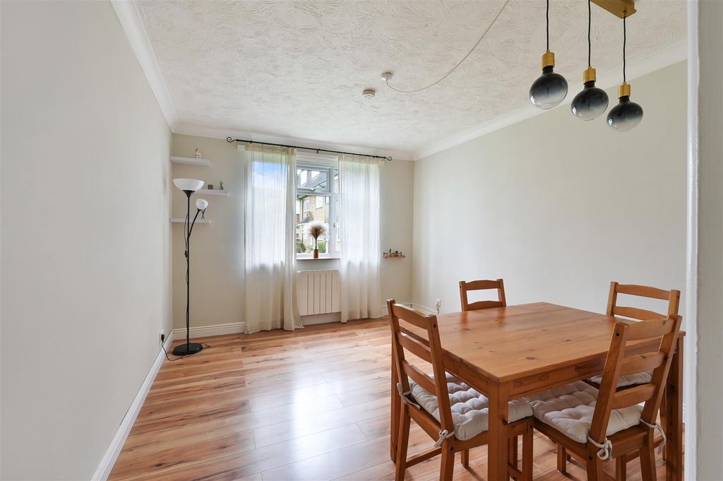 Property photo 3 of 10 Aysgarth Court, (14).Jpg