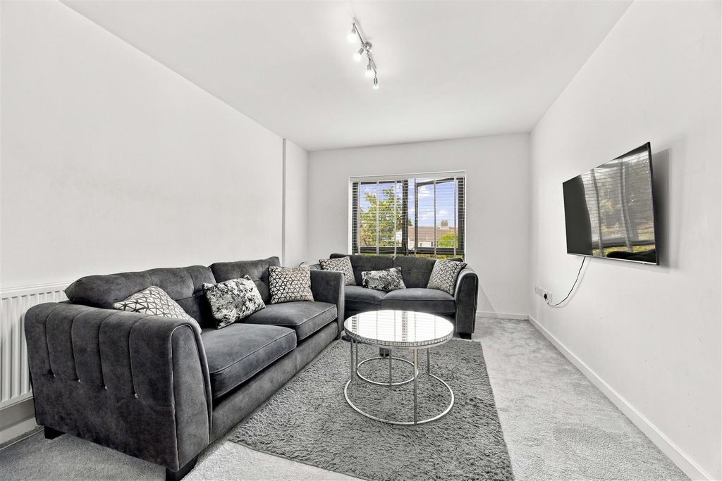 Property photo 3 of 10 Living Area