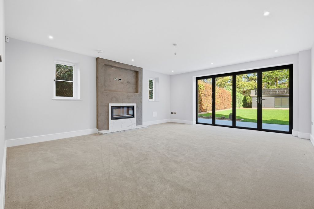 Property photo 3 of 26 Reception