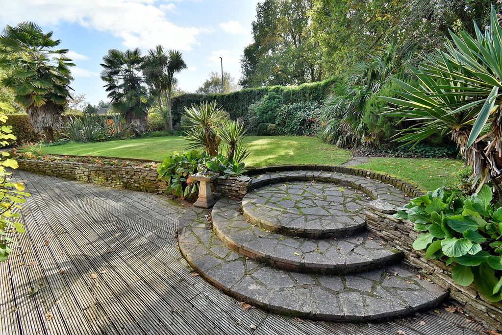 Property photo 3 of 27