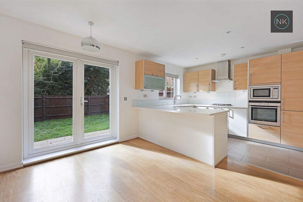 Property photo 3 of 27 4494864