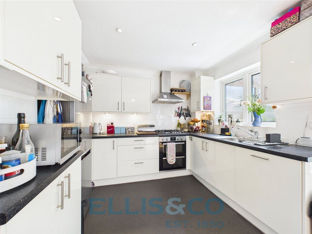 Property photo 2 of 10 Picture No. 04
