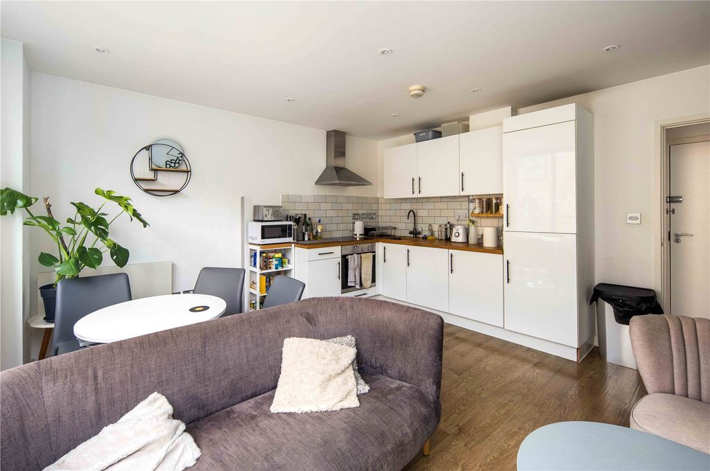 Property photo 2 of 18 Reception