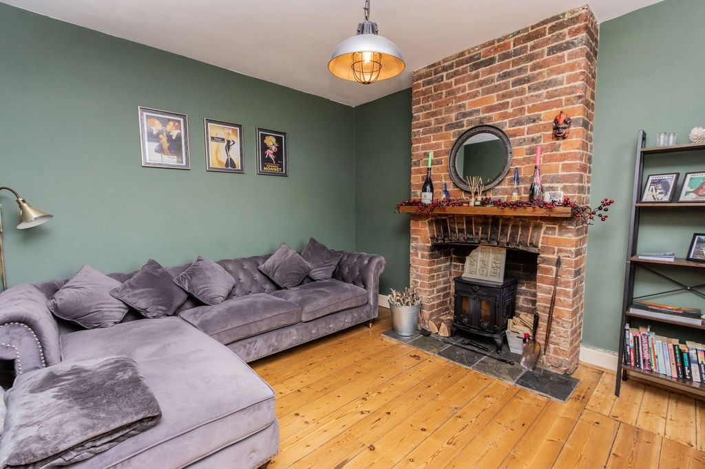 Property photo 2 of 14