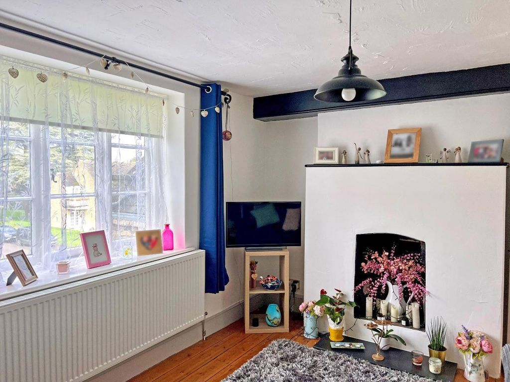 Property photo 3 of 12 Sitting Room.Jpg
