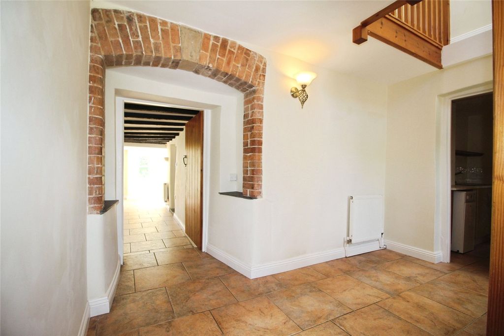 Property photo 2 of 28 Picture No. 36