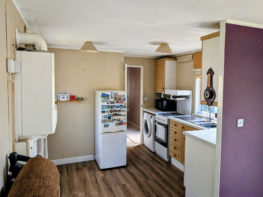 Property photo 3 of 16 Photo 8