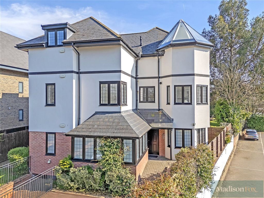 Additional image 43 of 3 bed flat for saleHigh Road, Chigwell, Essex IG7