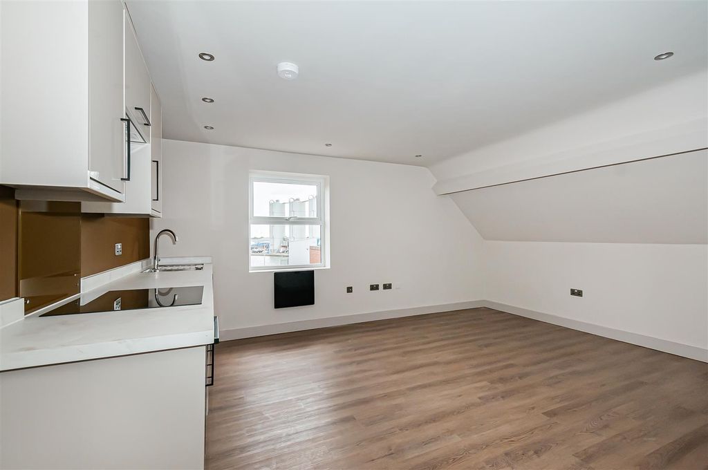 Property photo 3 of 10 Vic Quays5.Jpg