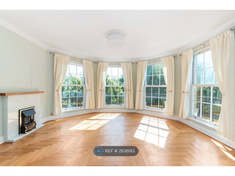 Property photo 3 of 20 Sitting Room