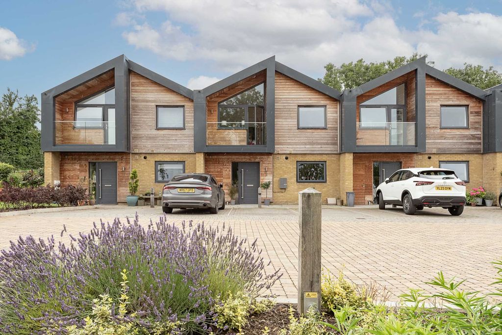 Property photo 1 of 35