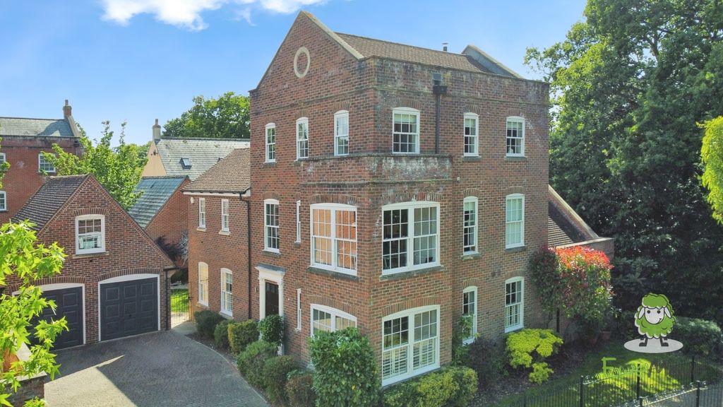 Property photo 1 of 39 Ea8167E0--4Ec0-87Fb-B65021E68E31-33473-00000D8Dd87