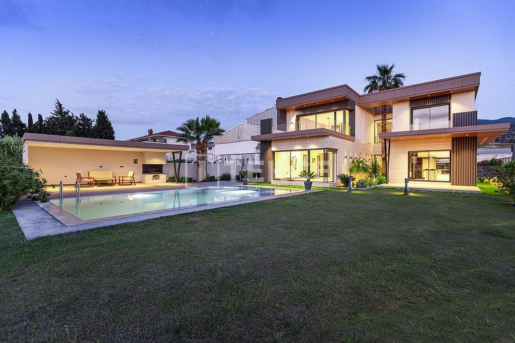 Property photo 3 of 25