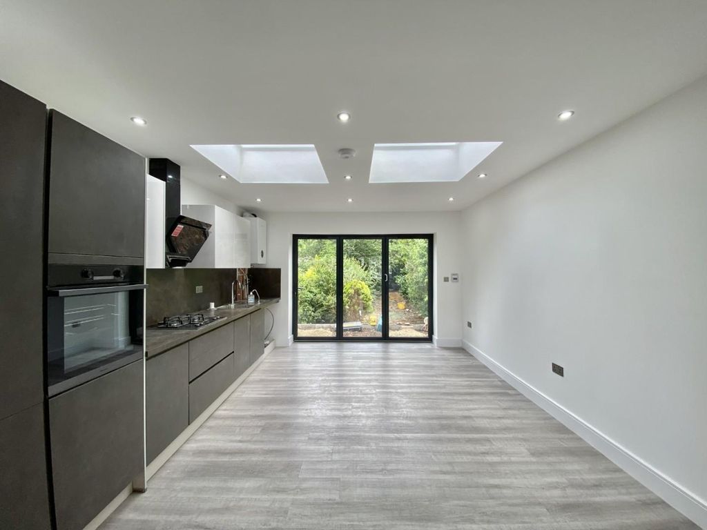 Property photo 2 of 12 Thumbnail_Img_1014.Jpg