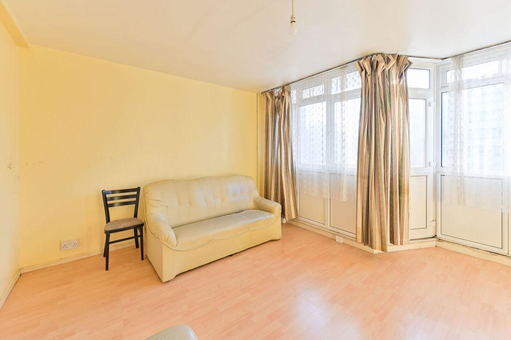Property photo 3 of 18