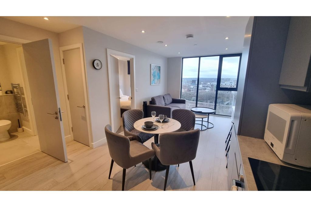 Property photo 2 of 11