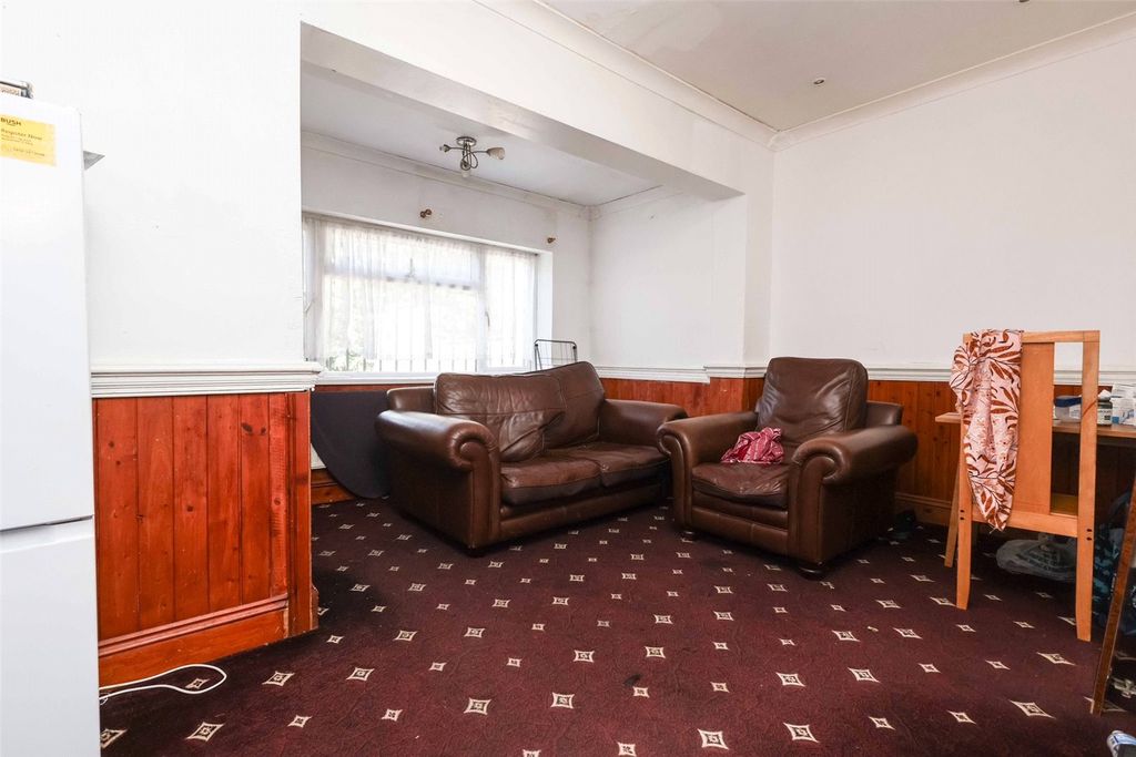 Property photo 3 of 14 Picture No. 11