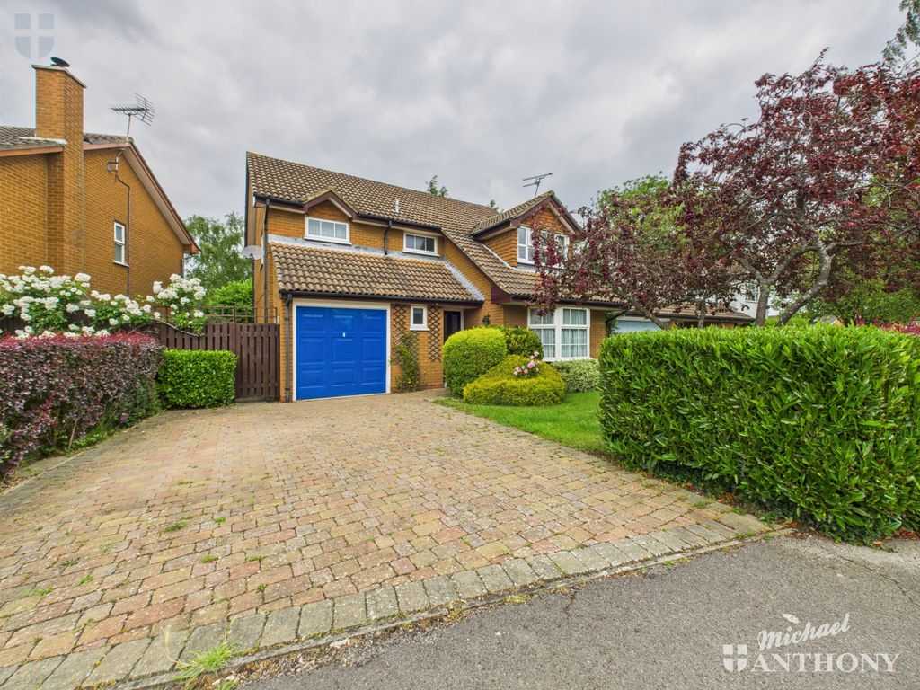 Property photo 1 of 13 Cam03852G0-Pr0315-Still021