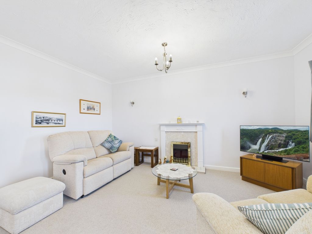 Property photo 3 of 17 Cam02386G0-Pr0153-Still002