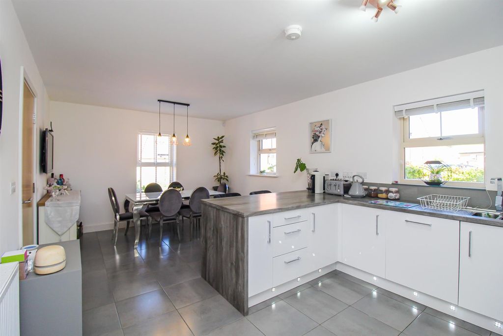 Property photo 3 of 21 Open Plan Kitchen Dining Room