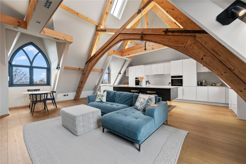 Property photo 3 of 11 Reception/Kitchen