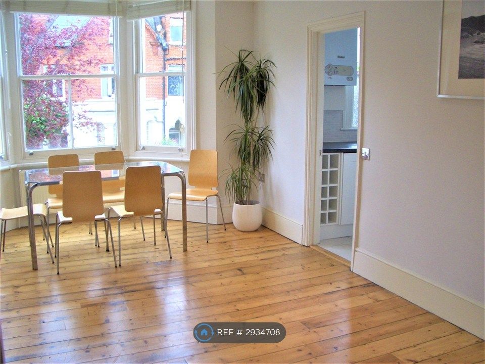Property photo 1 of 7 Lounge