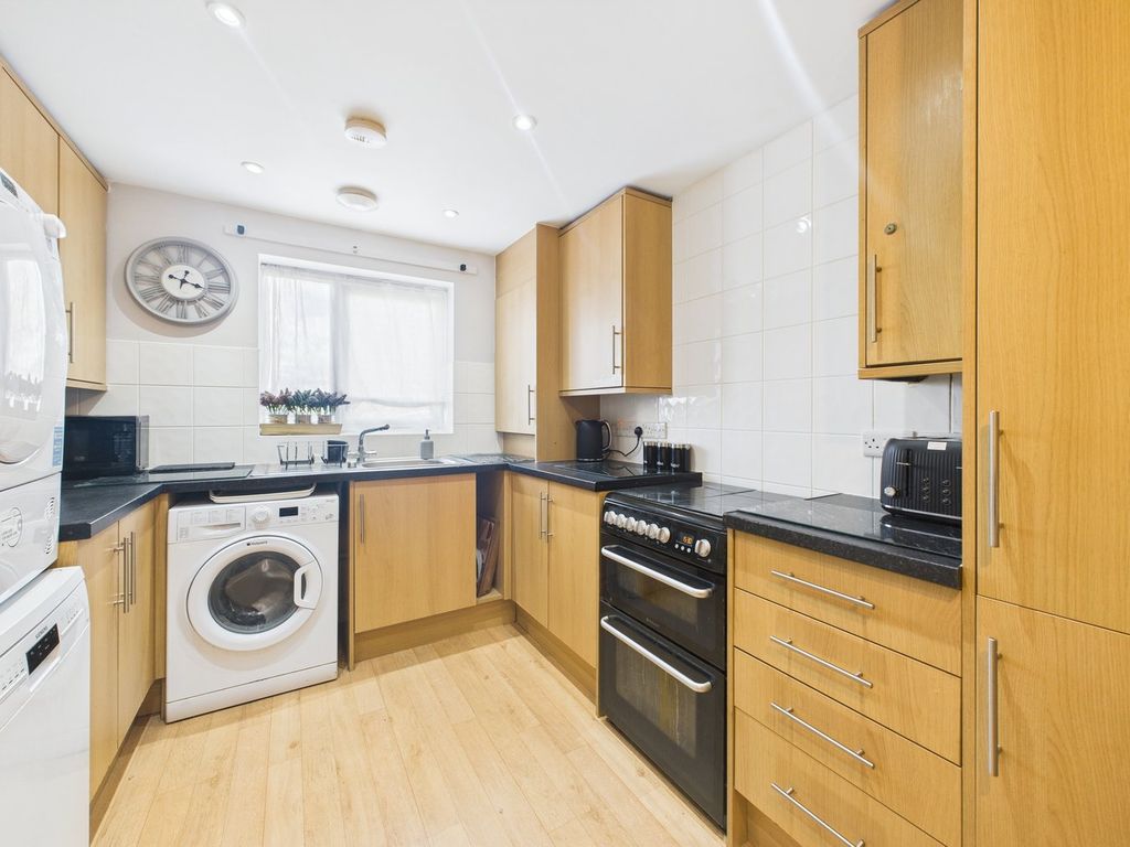 Property photo 3 of 23