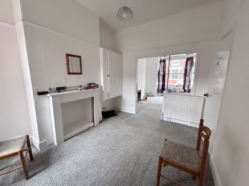 Property photo 3 of 11 Dining Room