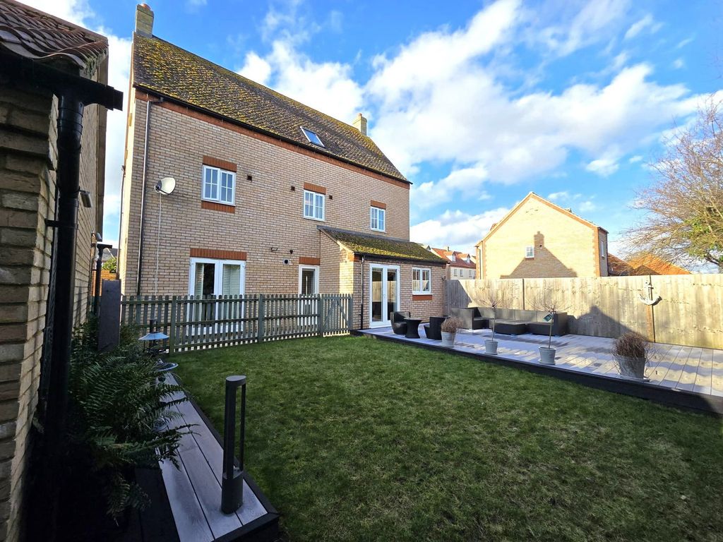 Property photo 2 of 19
