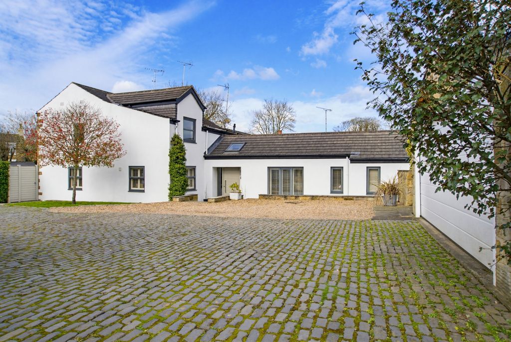 Property photo 1 of 40