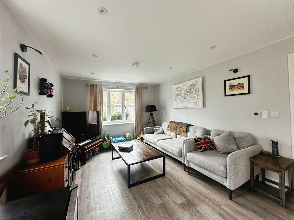 Property photo 2 of 15 Pbox-Img.Jpg