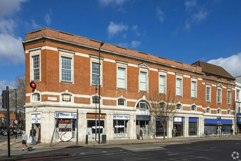 Property photo 1 of 7 97 Seven Sisters Road.Jpg
