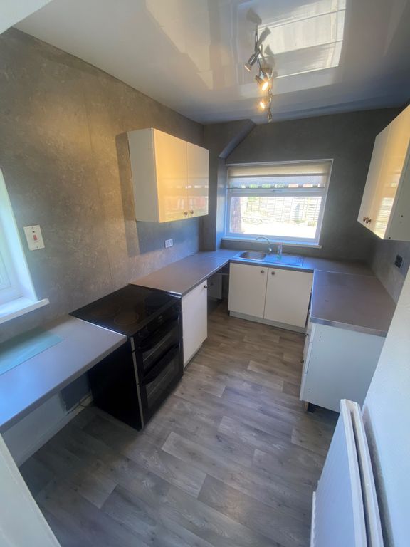 Property photo 3 of 8 Bas1