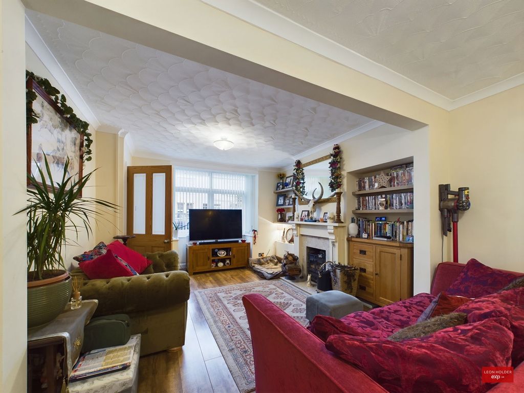 Property photo 3 of 25