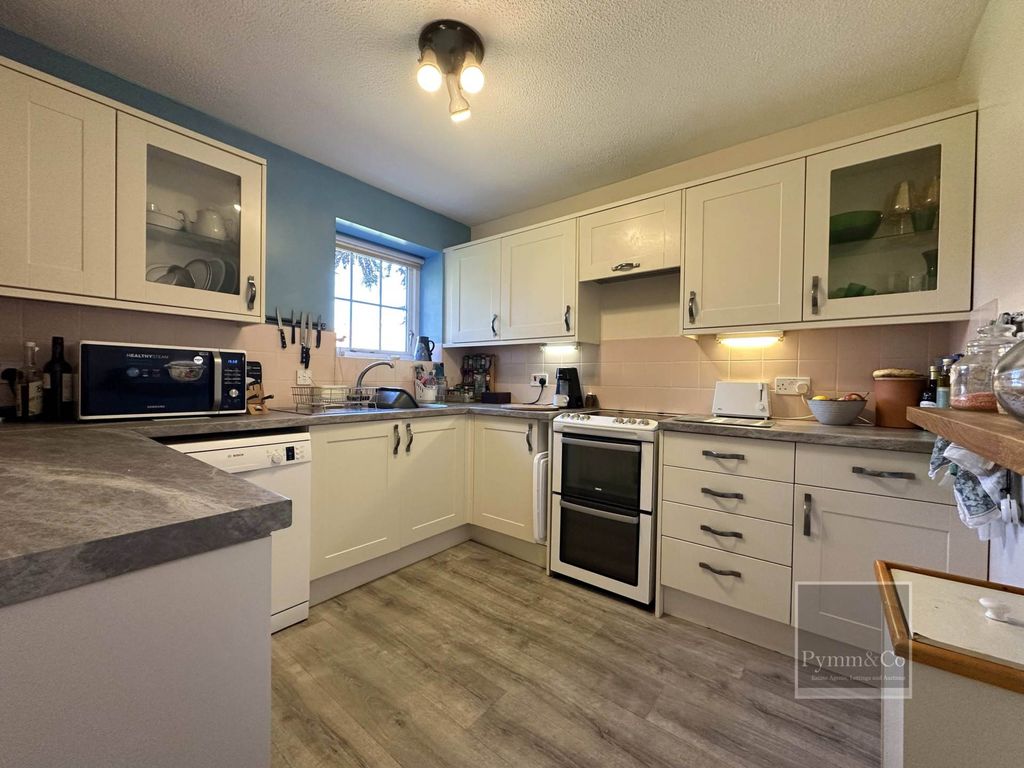 Property photo 3 of 25