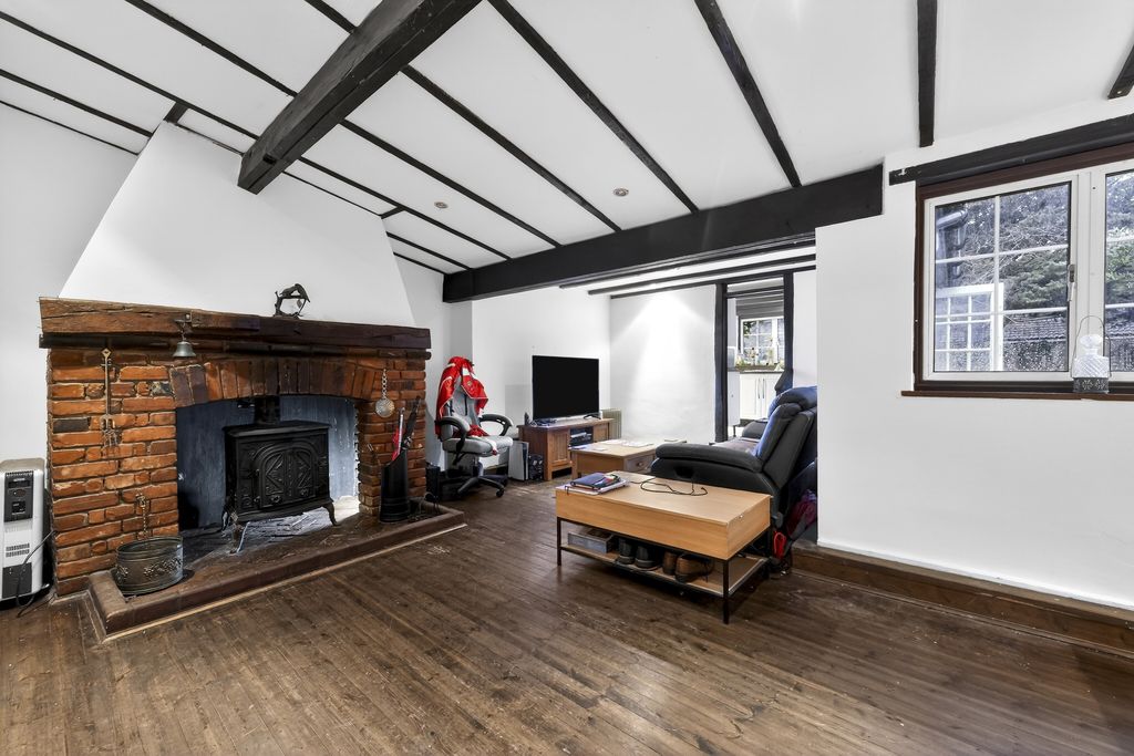 Property photo 3 of 18