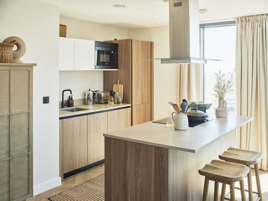 Property photo 2 of 16 Oneeastsideapts26...