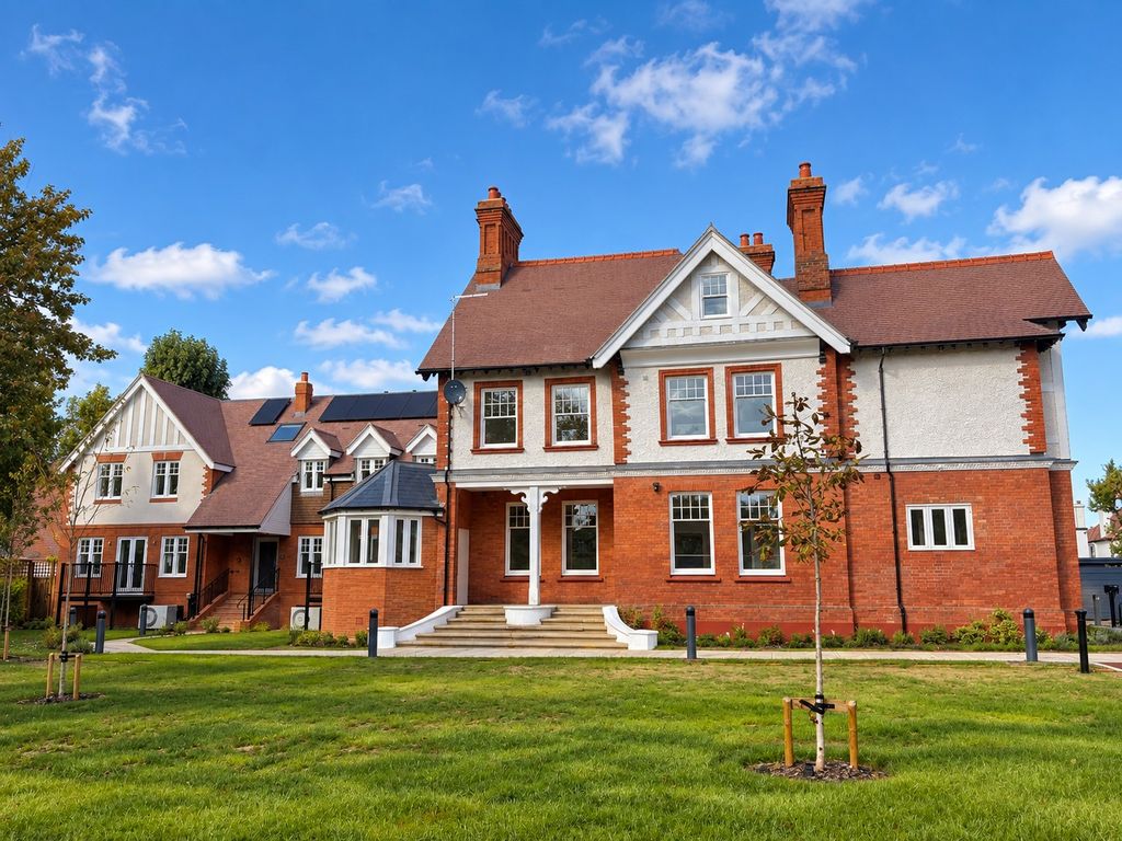 Property photo 1 of 12