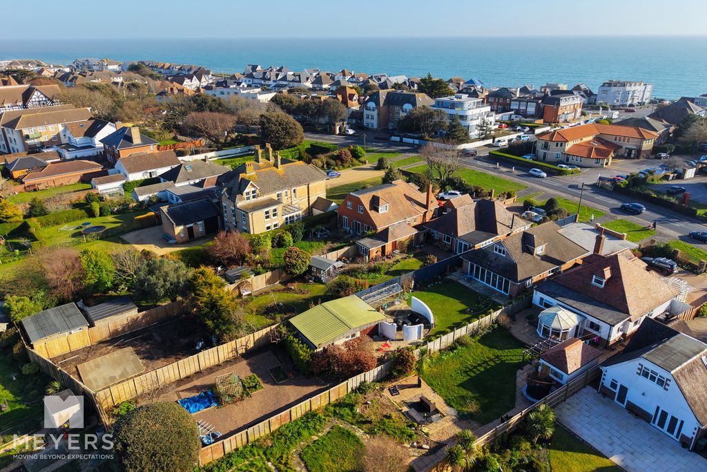 Property photo 1 of 27