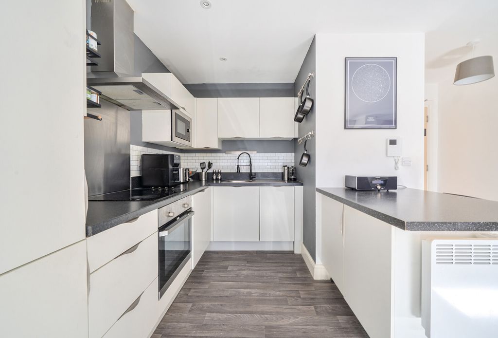 Property photo 3 of 12 1449650-4-69Eb971...