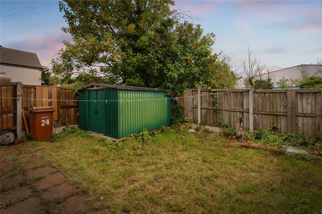 Property photo 2 of 17 Photo