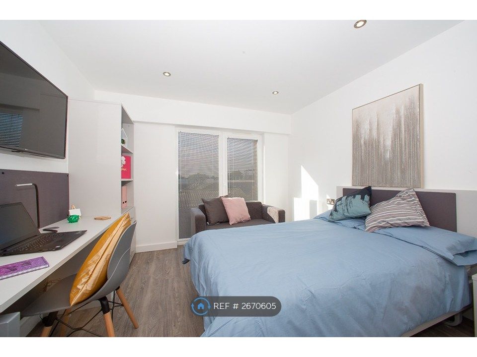 Property photo 2 of 6