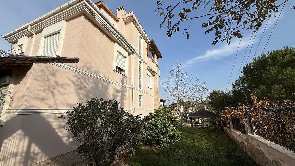 Property photo 3 of 57