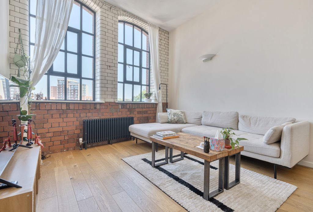 Property photo 1 of 18 1467579-14-6A1701...