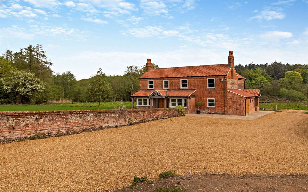 Property photo 1 of 22 Mill Farm