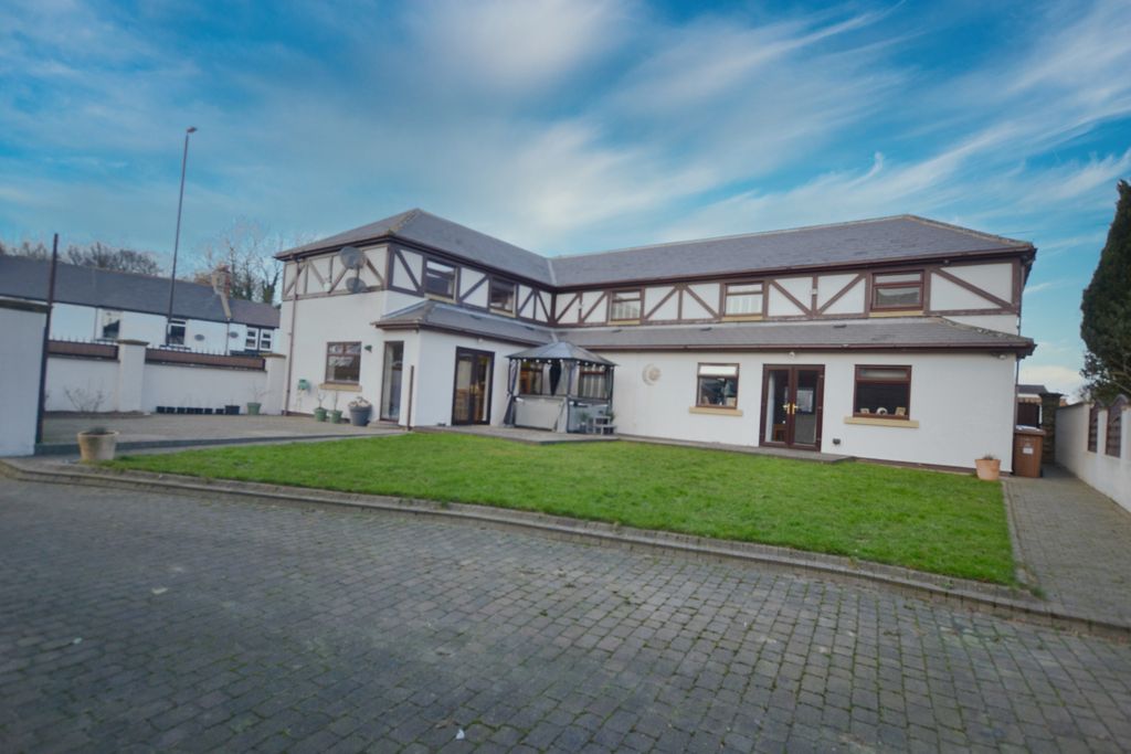 Property photo 1 of 47