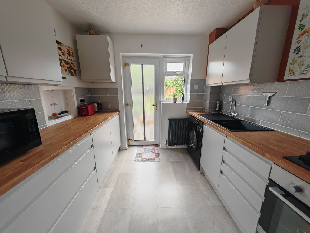 Property photo 3 of 22 Kitchen