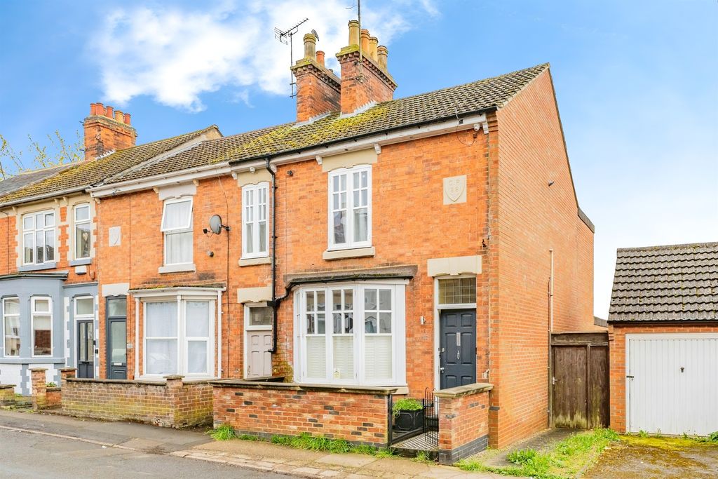 Property photo 1 of 17