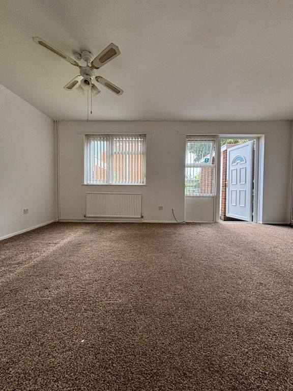 Property photo 1 of 11 Northmoor Road