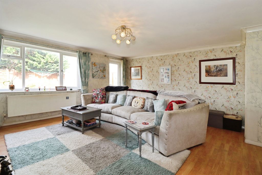 Property photo 3 of 16